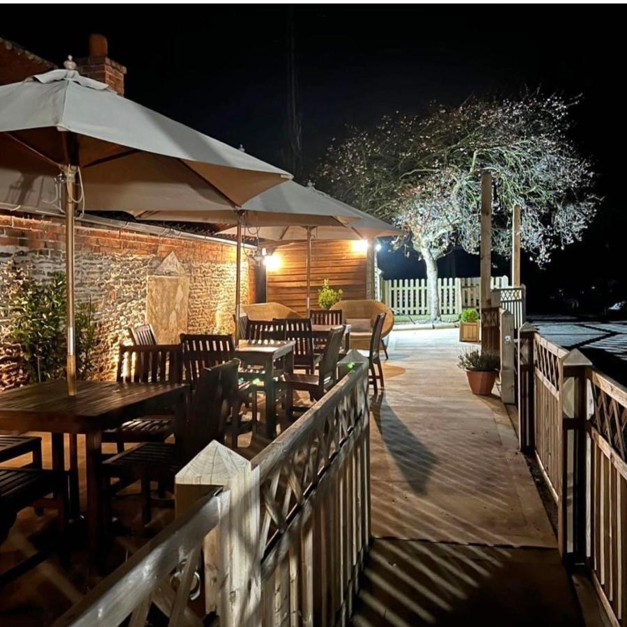 The Boot And Shoe Inn Flintham Exteriör bild